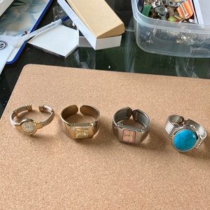 Lot of 4 bracelet watches rare vintage